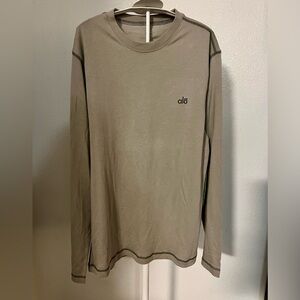 ALO Yoga Men's Long-Sleeve Crew in Taupe
